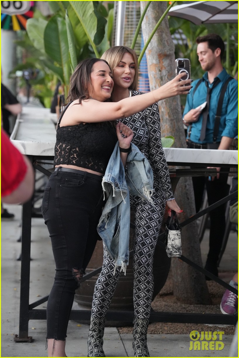 Sweet&Sour on Twitter "sur_rules The cast being bombarded by fans