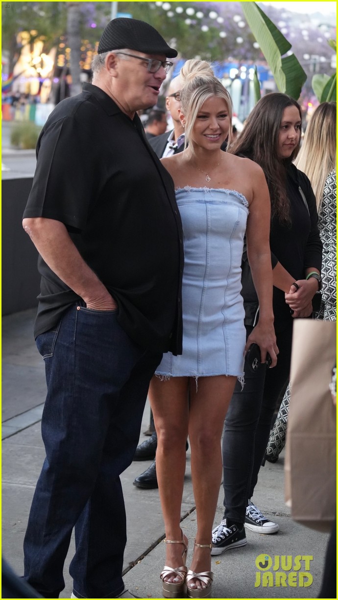 Sweet&Sour on Twitter "sur_rules The cast being bombarded by fans