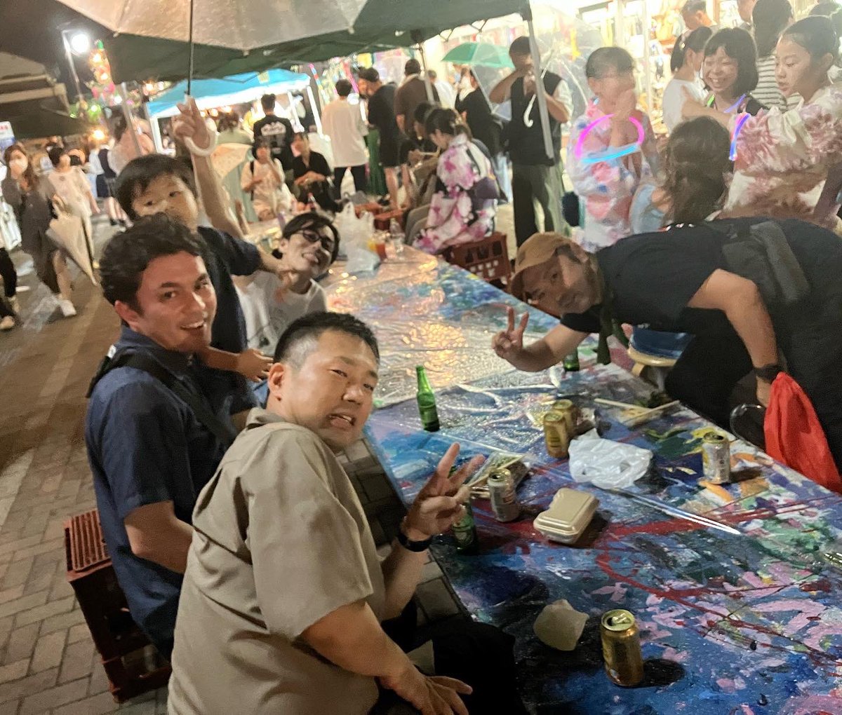 eisketakeuchi's tweet photo. オトナヨミセ
遊びに来てくださった皆様、本当にありがとうございました。
新町に根ざして活動して行こうと思った事に間違いはなかったなと思える最高な1日でした。
この町の祭りの魂は本物です。もっと音楽の力で盛り上げるべく、頑張りたいなー
息子の友達も参加してくれて、大盛り上がりでした！ https://t.co/iDyzHyZXEQ