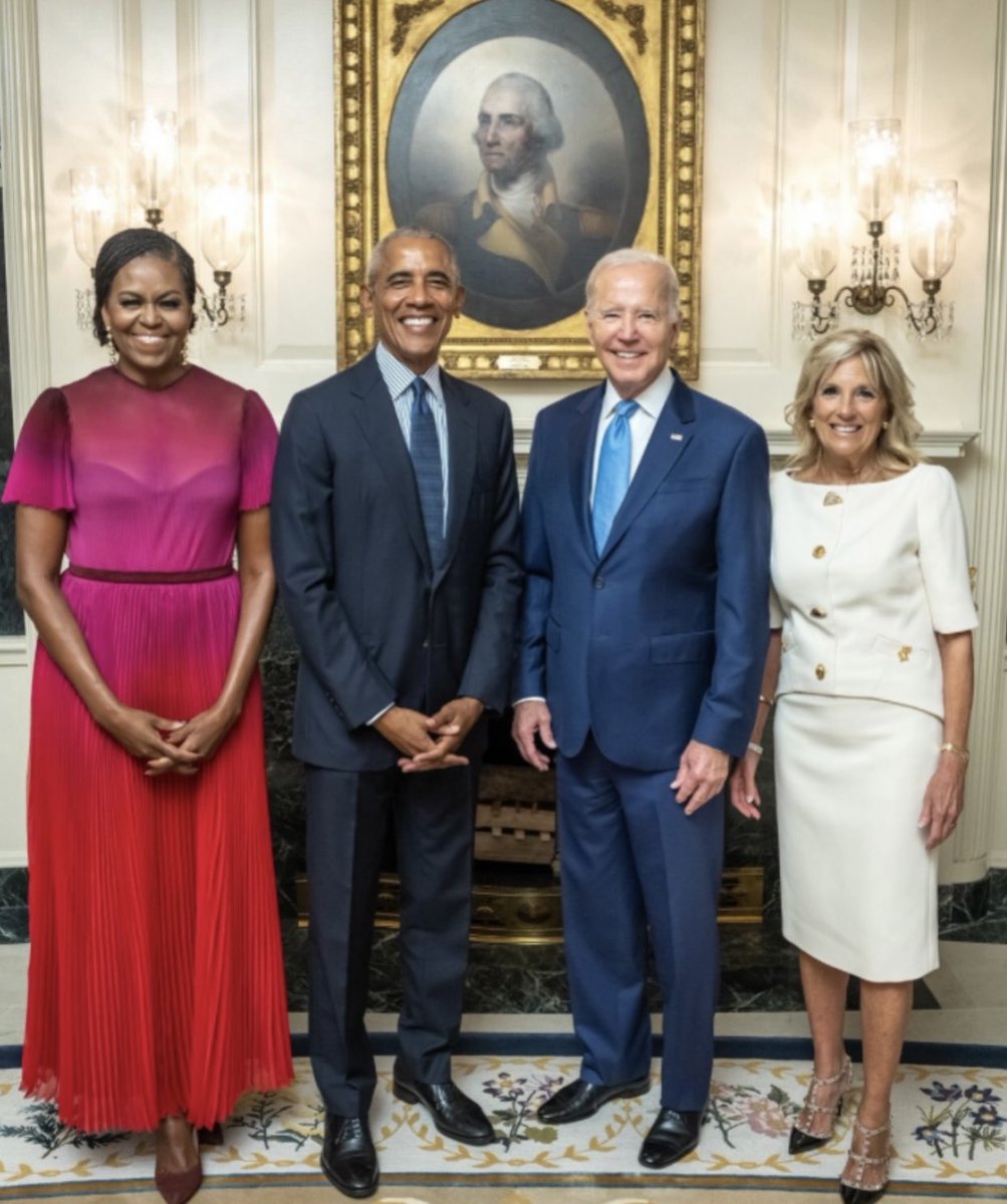 Drop a 💙 and Retweet if you love the Obamas and the Bidens.