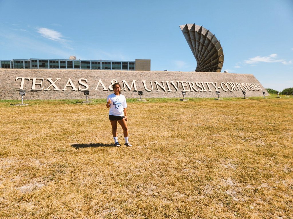 _anai_lopez's tweet photo. i had an amazing time at the @IslandersSoccer ID camp!! thank you to @CoachCraigShaw and his coaching staff, along with the TAMUCC players, for creating an exciting opportunity!! go islanders :)) https://t.co/t8tHE5qGRX