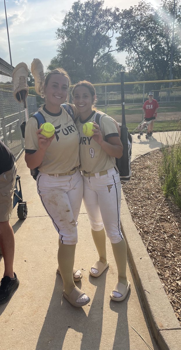 Fury Gold Naidas 18u tweet media