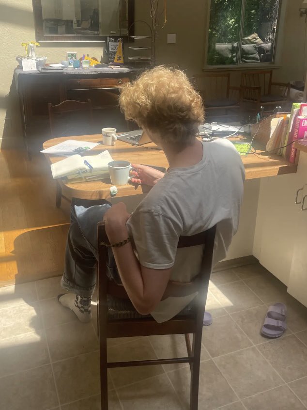 olivernorred's tweet photo. @colecolecole42 Not a selfie but my mom took this of me https://t.co/UXnZyZs0F0