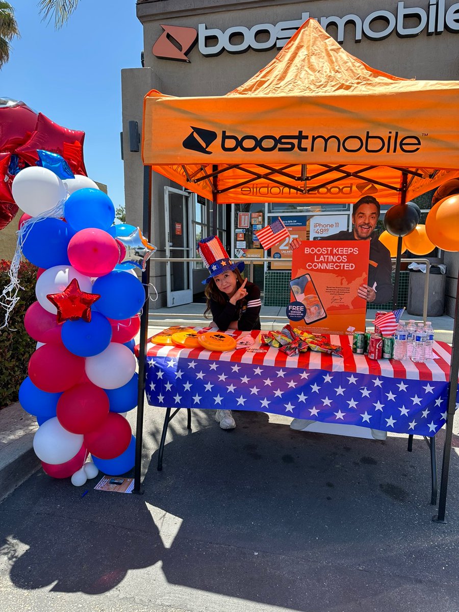 boostmobile's tweet photo. πΊπΈβ¨ Let's Paint the Town #RedWhiteandBoost! π Visit your local Boost Mobile store to join in on the holiday fun! πΊπΈ https://t.co/CBRuEOGro7