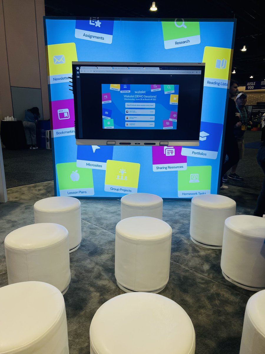 TishaPoncio's tweet image. What. A. Week. #bestone 
#ISTELive23 #ISTELive @ISTEofficial 
•
Thank you to every single attendee that stopped by the booth, joined one of our sessions or took a moment to share your 🩵 for @Wakelet! More photos and posts soon!
•
{And, of course I caught the sun in Philly!}