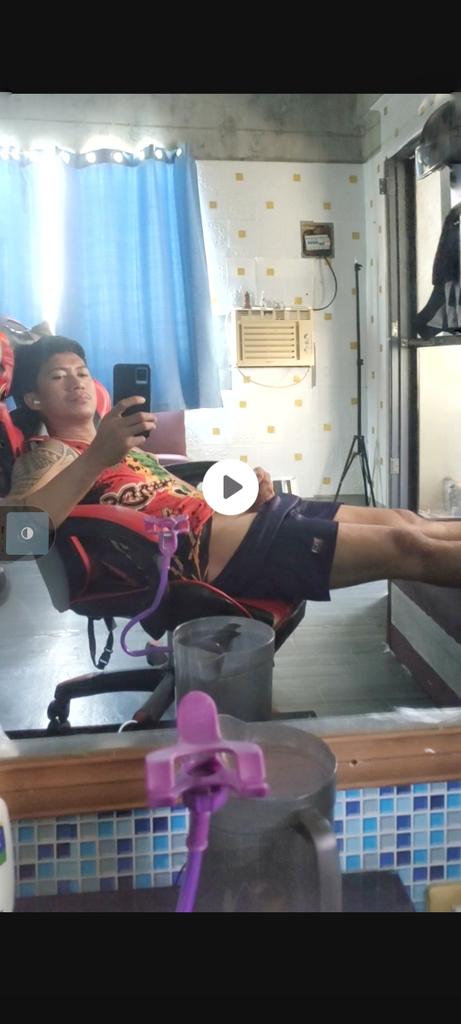 jmapolo67's tweet photo. Workout on my chair with me? #fitness https://t.co/nzdTS0TdpZ https://t.co/55ABsLGgke