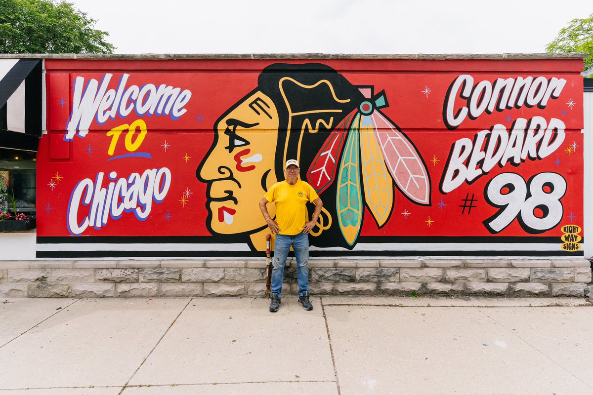 RightWaySigns's tweet image. We painted this wall back in 2015 to celebrate the @NHLBlackhawks Stanley Cup Championships - today we updated the mural at The Palace Grill (1408 W. Madison) to welcome the future of the franchise, #1 pick of the 2023 @NHL Draft, Connor Bedard.