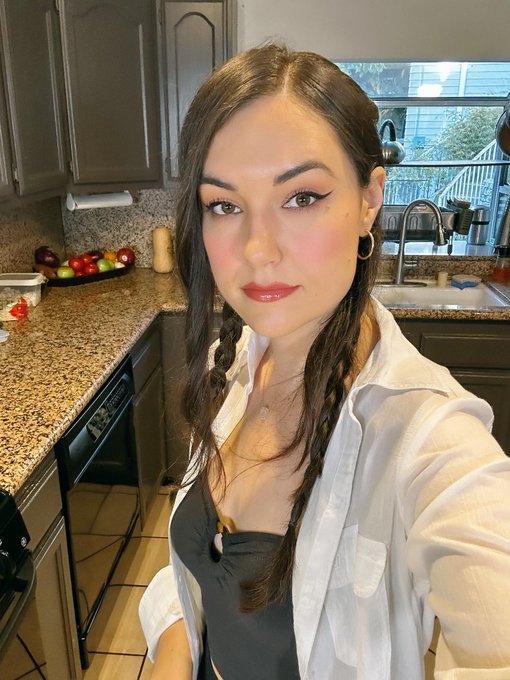 Secret Sauce Snack Edition Live Now twitch tv sashagrey https://t.co/kcAEF4meOw
