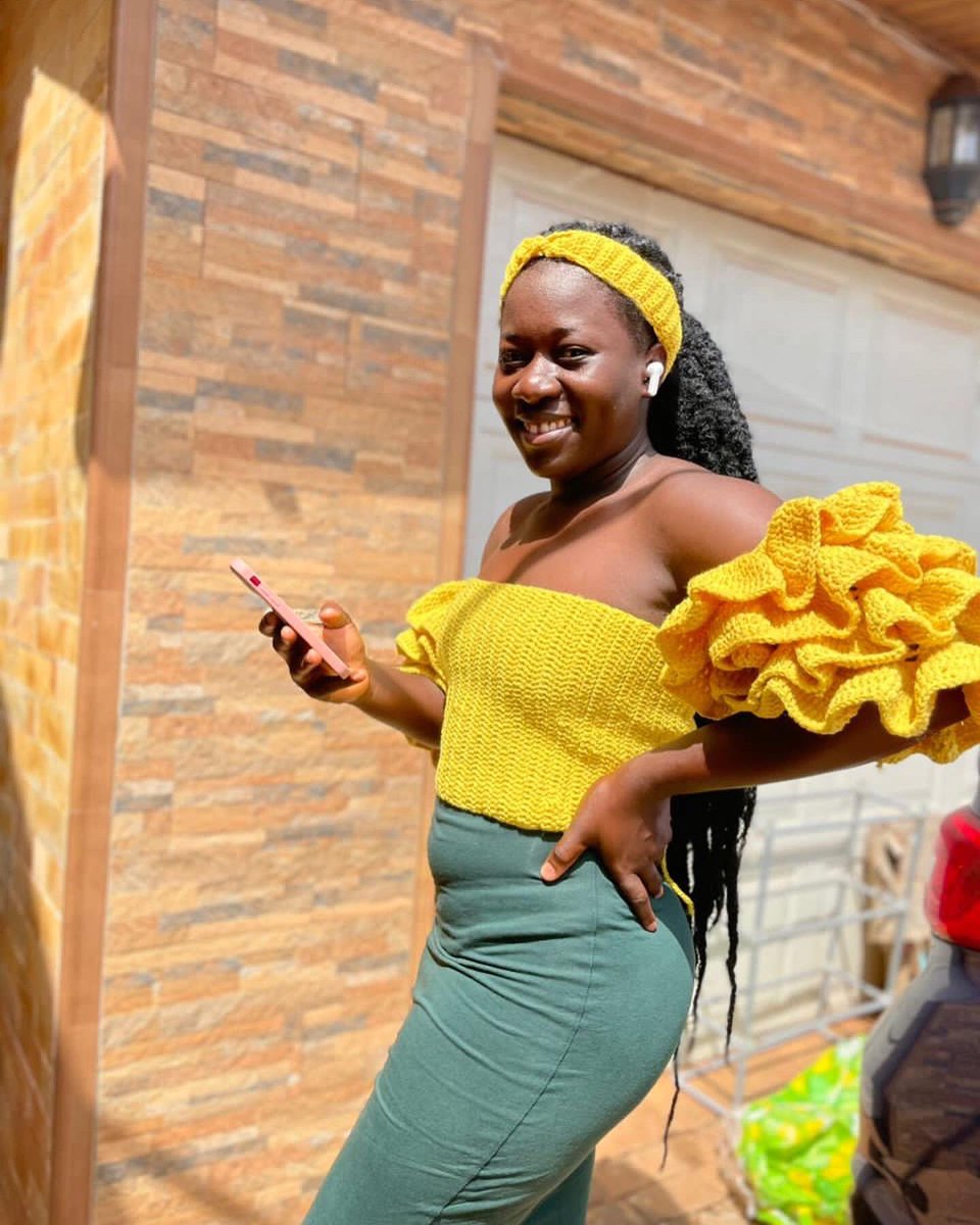 irene_arhinma's tweet image. seen a top this pretty today ? no? here you go💖✨

on this note, I will be posting more stuff I’ve crocheted…✌🏾🕯️

#clientcam #crochet