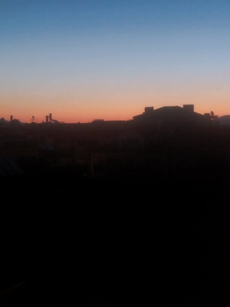 asabicArsi's tweet image. Gün doğarken #Xiaomi #pocoM3