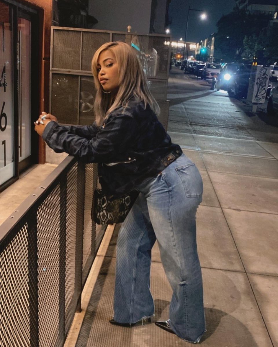 HennyCakes's tweet photo. F a d e d 🌫️ https://t.co/OA0lyYyN5a
