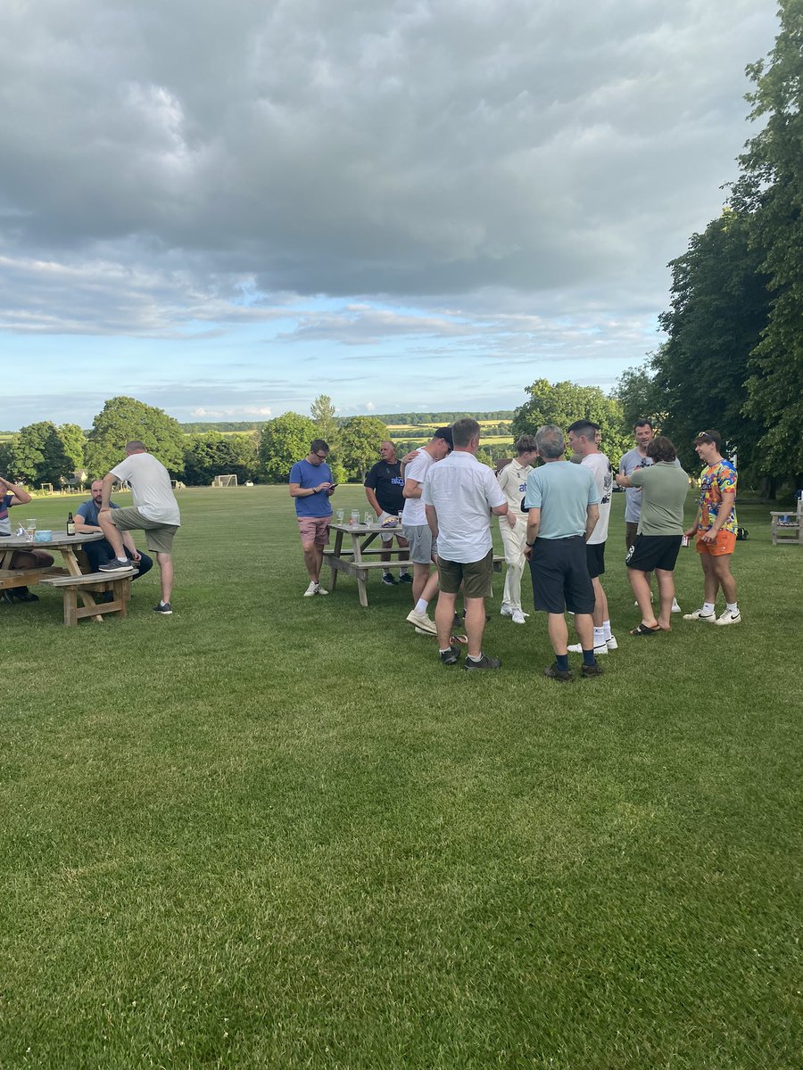 When the majority of those who didn’t play, come over and meet us at the club for a beer. Yes, we’re little Wakerley &amp; Barrowden, but what a club #WhoBeatTheInvincibles #PromotedByAdmin #OneTeamButOneTEAM

#WBCC | #Wakerley #Barrowden #Rutland