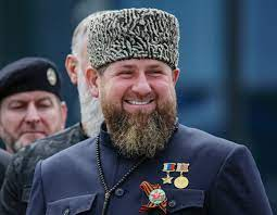 Political_Room's tweet photo. ‼️🇷🇺 Esto opina #Kadyrov de #Prigozhin: 

"Pensé que se puede confiar en algunas personas. Que aman sinceramente a su Patria como verdaderos patriotas hasta la médula de sus huesos. Pero resultó que por #ambiciones personales, ganancias y por #arrogancia, las personas pueden me importa un carajo el cariño y el amor a la Patria”