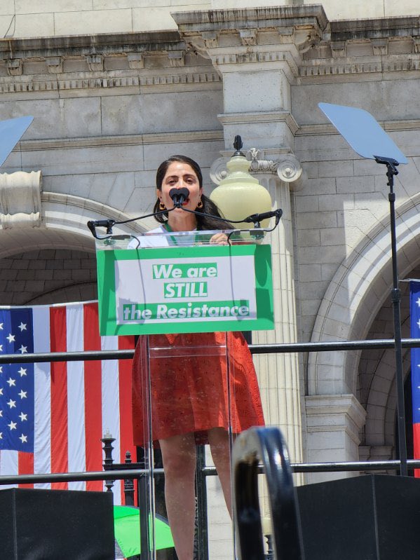 lupemrodriguez's tweet image. One year after the Dobbs decision we continue fighting and unafraid. We breath resistance til the end!
Un año después del fallo de Dobbs y seguimos luchando y sin miedo.   ¡Respiramos lucha hast el final! 

@LatinaInstitute @BlackWomensRJ @MomsRising @AllAboveAllAct @womensmarch