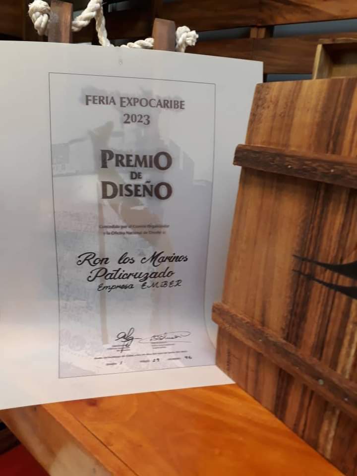 La Empresa de Bebidas y Refrescos #SantiagodeCuba, ha sido premiada hoy en las modalidades de STAND LIBRE y de DISEÑO por envase y embalaje del Ron Paticruzado en la XVIII Edición de la Feria #ExpoCaribe2023.

#70Moncada
#ConTodosLaVictoria
#CubaUnica 
#Infotur 
ℹ️