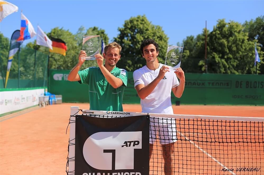 Not_Esportivas's tweet photo. ATP Challenger!
Parabéns aos duplistas campeões, os franceses Dan Added e o seu compatriota Gregoire Jacq que conquistaram o @ATPChallenger de Blois na França
#ATPChallenger #Tennis #Blois #fft #bloismaville #regioncentrevaldeloire #DanAdded #GregoireJacq https://t.co/lHkKkRFmZt