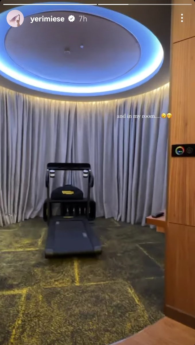 [📸] Actress Lee Eun Saem and Red Velvet's Yeri have safely landed in Malaysia 🇲🇾 for Cheongdam International High School tvN Star Tour 🏫 happening at LG2, Central Avenue, Sunway Pyramid today!

Welcome to Malaysia ayangdeul~ 💕💕

#tvNAsia #tvNMeet #BitchXRich #CIHStvNStarTour