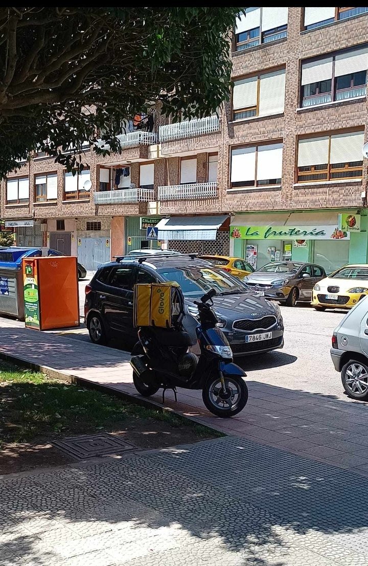 Moto ROBADA hoy en Ganzo matricula c363bdy. Si la ves o sabes algo contacta con el teléfono 611218825 o el 602514867.