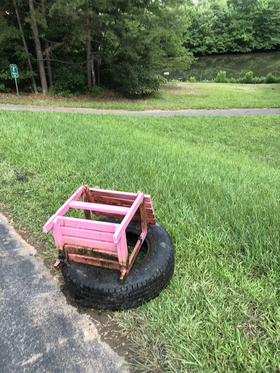 chucka_nc's tweet photo. Making Shaw Lake a little less littered #greatraleighcleanup https://t.co/hzIQWduadO
