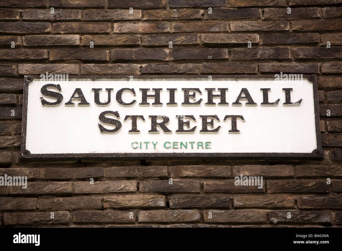 DrMDempster's tweet photo. Dae ye think we shuid pit up wi this kin o nonsensical anglicisation o wir place names?

Sauchie - adjective meanin "willow trees" 👍

Hauch - noun meanin "meadow beside a river", this hus been misunnerstood as "haw" an 'correctit' tae "hall"👎

It's juist wrang. There thoosans! https://t.co/nLdsDNrQMF