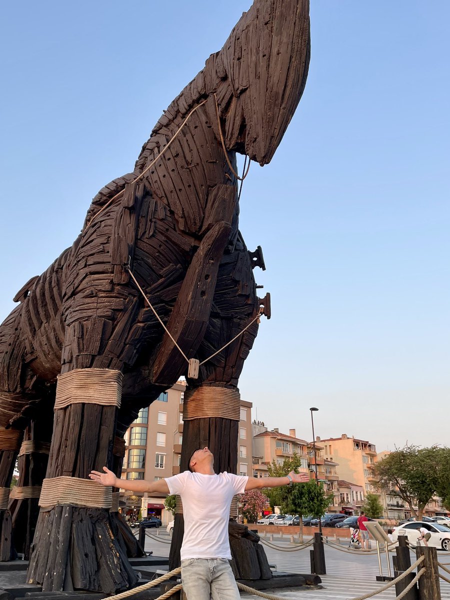 Bizim gördüklerimiz bir kalıntıdan ibaret, Savaş’ı ancak ve ancak yaşayanlar bilir. 

#türkiye #çanakkale #çanakkalegeçilmez #truvasavaşı #truvaatı