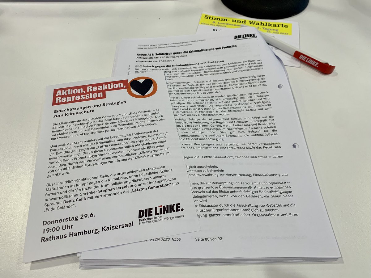 Am Ende des Landesparteitages haben wir uns als <a href="/DieLinke_HH/">DIE LINKE. Hamburg</a> solidarisch mit den Aktivist*innen erklärt, die für Klimaprotest kriminalisiert werden. <a href="/LinksfraktionHH/">Linksfraktion Hamburg</a> lädt am Do, 29.06. um 19 Uhr zum Gespräch mit <a href="/AufstandLastGen/">Letzte Generation</a> &amp; <a href="/Ende_GelaendeHH/">Ende Gelände Hamburg</a> zu diesem Thema ins Rathaus ein.