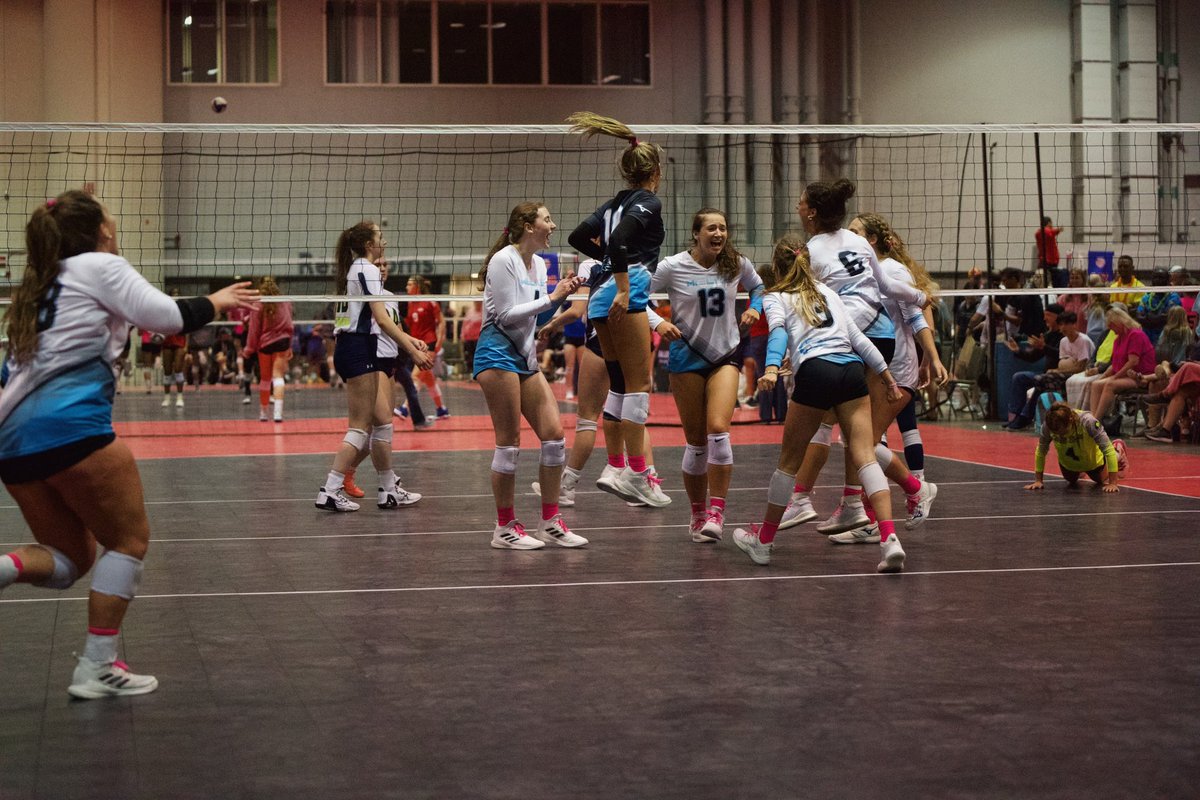 MIEliteVB's tweet photo. Feeling ✨GOLDEN✨

17 National East wins their challenge match and goes 4-0 on the day to move onto the day 4 GOLD bracket! https://t.co/jzaRAwUDcV