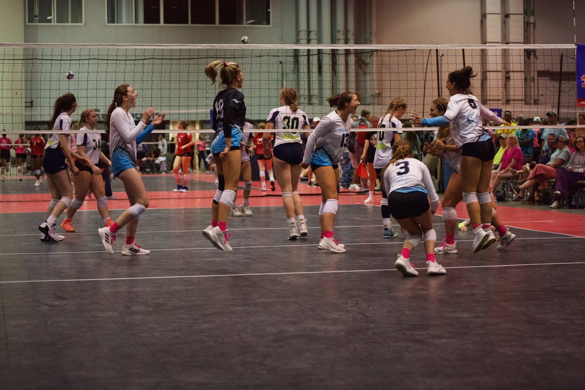 MIEliteVB's tweet photo. Feeling ✨GOLDEN✨

17 National East wins their challenge match and goes 4-0 on the day to move onto the day 4 GOLD bracket! https://t.co/jzaRAwUDcV