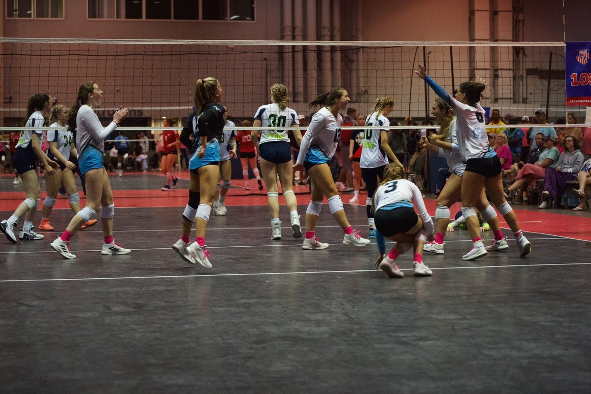 MIEliteVB's tweet photo. Feeling ✨GOLDEN✨

17 National East wins their challenge match and goes 4-0 on the day to move onto the day 4 GOLD bracket! https://t.co/jzaRAwUDcV
