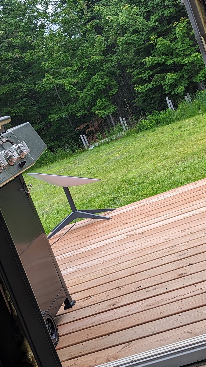 carter_maresh's tweet photo. My mom named our new starlink @elonmusk. Now whenever it cuts out she yells "come on Elon" https://t.co/6F3inWgVFA