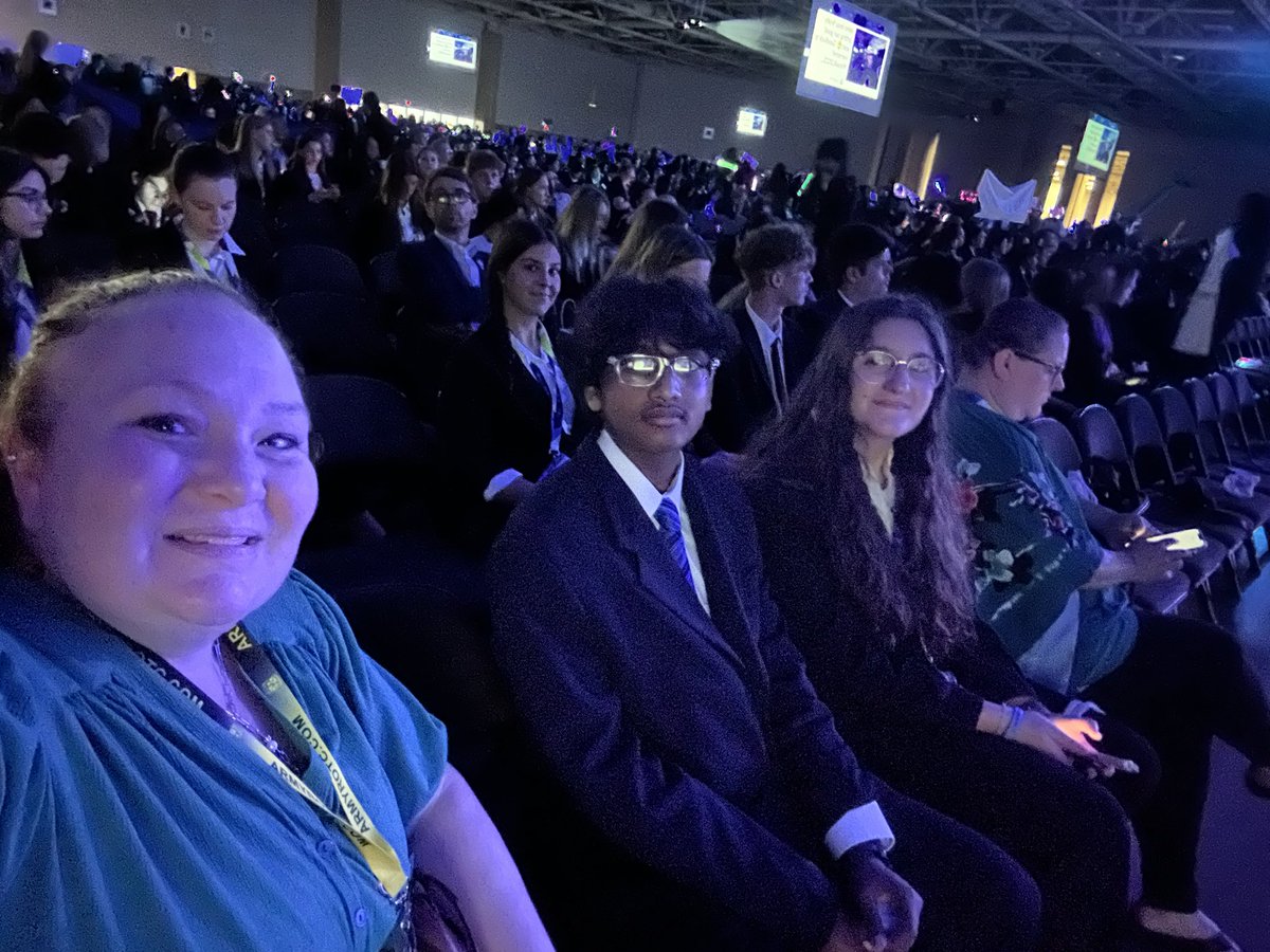 Closing ceremony ready!! Good luck to our @RockHillHS HOSA friends Kylah, Bindu, Alleah, and Manasa,  Miriam from @ProsperHS and Arjun from @ReynoldsMSHOSA @PISDReynolds @ProsperISD #ProsperProud #HOSAILC2023