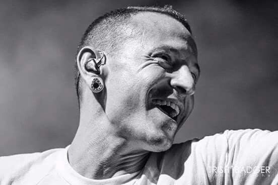 my beloved #lpfamily #soldiers I wish you with all my heart a Sunday of positive vibes, kindness, smiles and lots of love. 
#makechesterproud
#celebratechesterlife
#ourking🖤🌹🙏🏻♾️🤘🏻