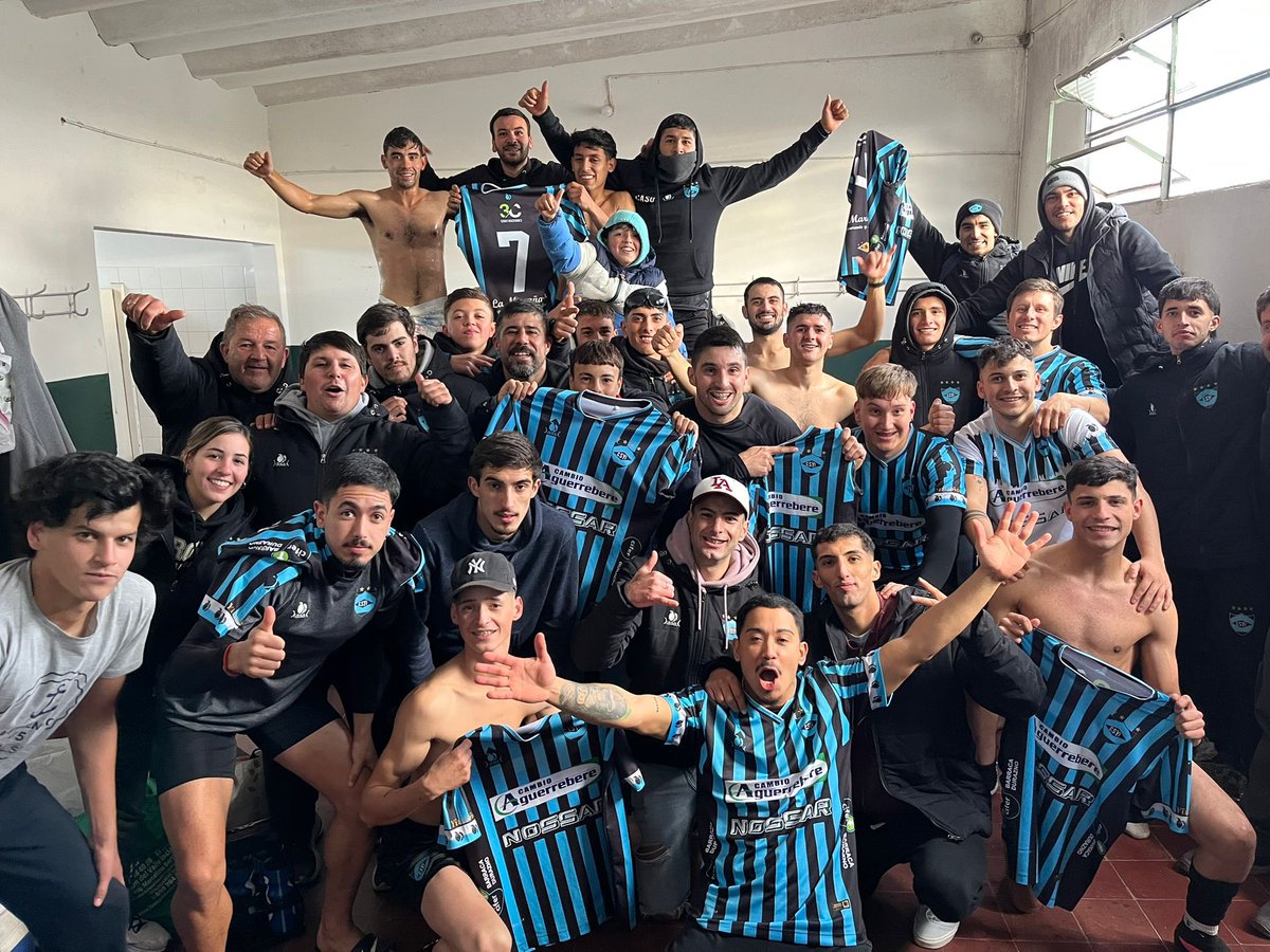 Siento mucho orgullo por cada uno de mis compañeros que entregaron y dejaron todo por esta camiseta. Tarde o temprano el esfuerzo y el compromiso de todos va a dar sus frutos, con la cabeza en alto y esperando la revancha. Nada que reprocharse.
Siempre para adelante nosotros 🔵⚫️