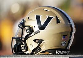 Jacob11bradford's tweet photo. Blessed to receive an offer from The Vanderbilt University.🖤💛#AnchorDown @Coach_Lea @CoachHowellVU @curdog_recruits @KenAnioJr @jimmythompson__ @VandyFootball @On3Recruits @CoachFuller_CHS @RecruitLouisian https://t.co/BEAmjTOJzc