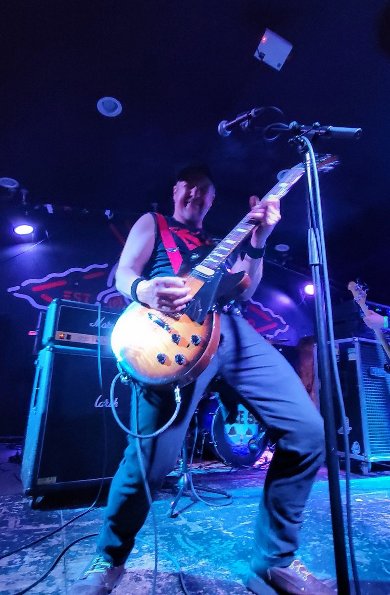 Sometimes I do the rock 'n' roll. @Size5s_mke <a href="/xrayarcade/">The Very Famous X-Ray Arcade</a> <a href="/mkepunk/">MKEPunk</a>