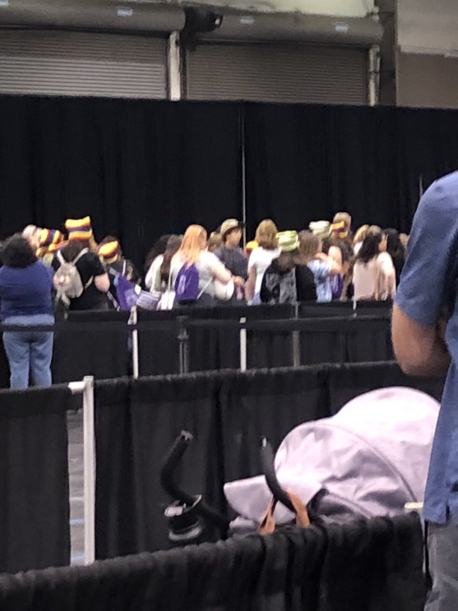 Melanie 🪷 on Twitter "why do they always wear the same beanie.."