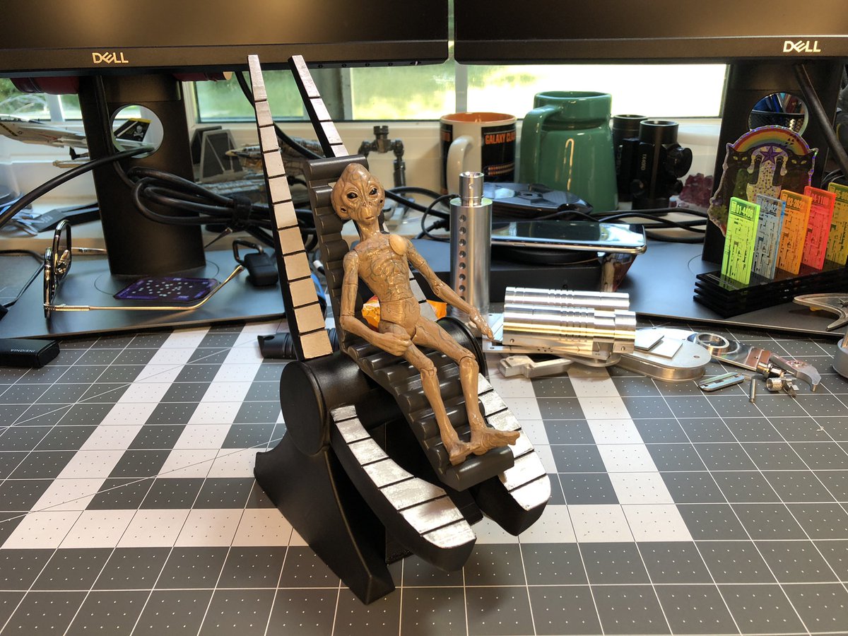 GeekToyLove's tweet photo. 1/10 scale 3D printed #Stargate Asgard command chair. Stl by 3DMechanics on Insta. Made to fit the @CollectDST Thor figure. 

#2023Projects #GeekDen https://t.co/DGbFefyEoT