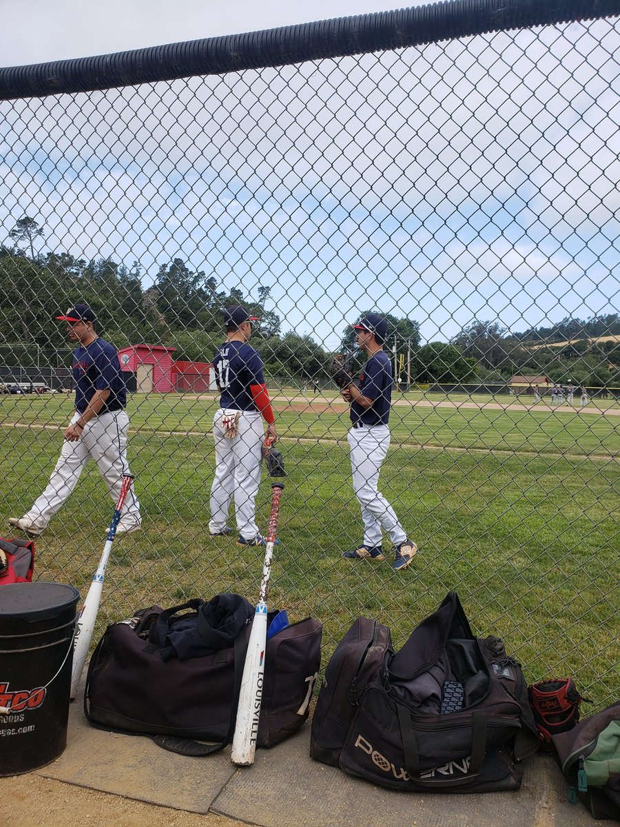 Warhawks4ever's tweet photo. A 1-1 day today. Should've played better but we take what we get. Tomorrow will be a better day we promise. Shout out to those who believed! Overcame a 0-4 deficit in the 2nd game to win. Time to deflate out at the beach https://t.co/zMk84VPVQp