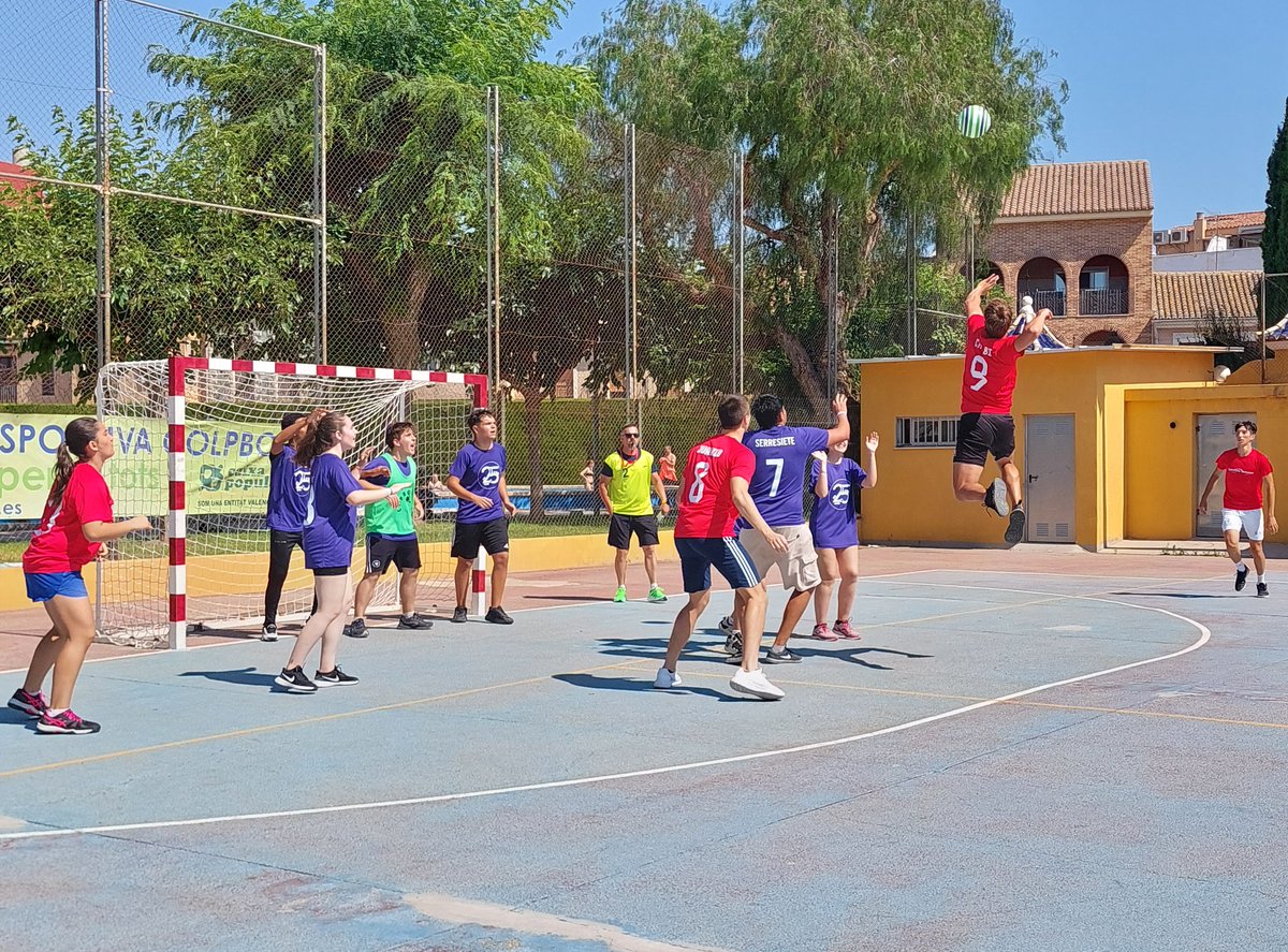 colpbol's tweet photo. Velando armas para las Finales del Campeonato de España de Colpbol

Mañana disfrutaremos de una jornada de partidos 🔝y mucha emoción

🏟 Polideportivo Natzaret
⏱️ Desde las 9:00h
🏐 Semifinales y finales

✨️🟢🏆🔵✨️

#Colpbol #deporte #competicion #CampeonatoEspaña #Valencia https://t.co/SG9bQSF0eY