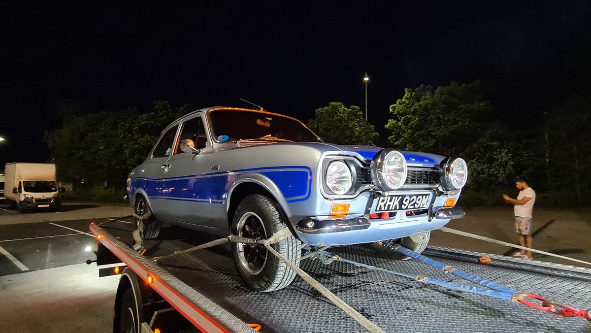 Omfg, I've just chased this guy on the Motorway to Lymm services. What a stunner 😍😍🔥🔥🔥
Thank you, Russ 😊 
#ClassicFord