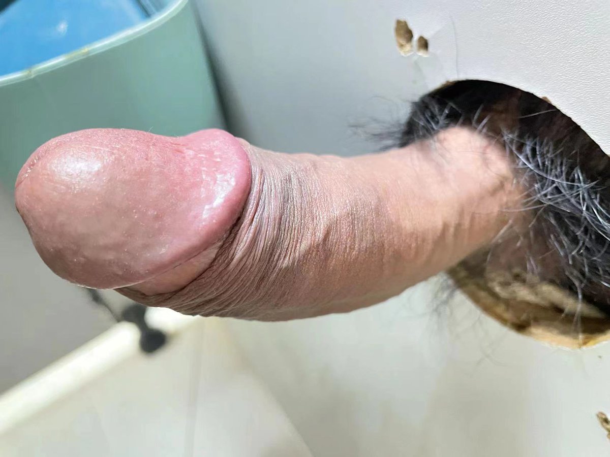 性瘾胯下黑吊1s tweet media
