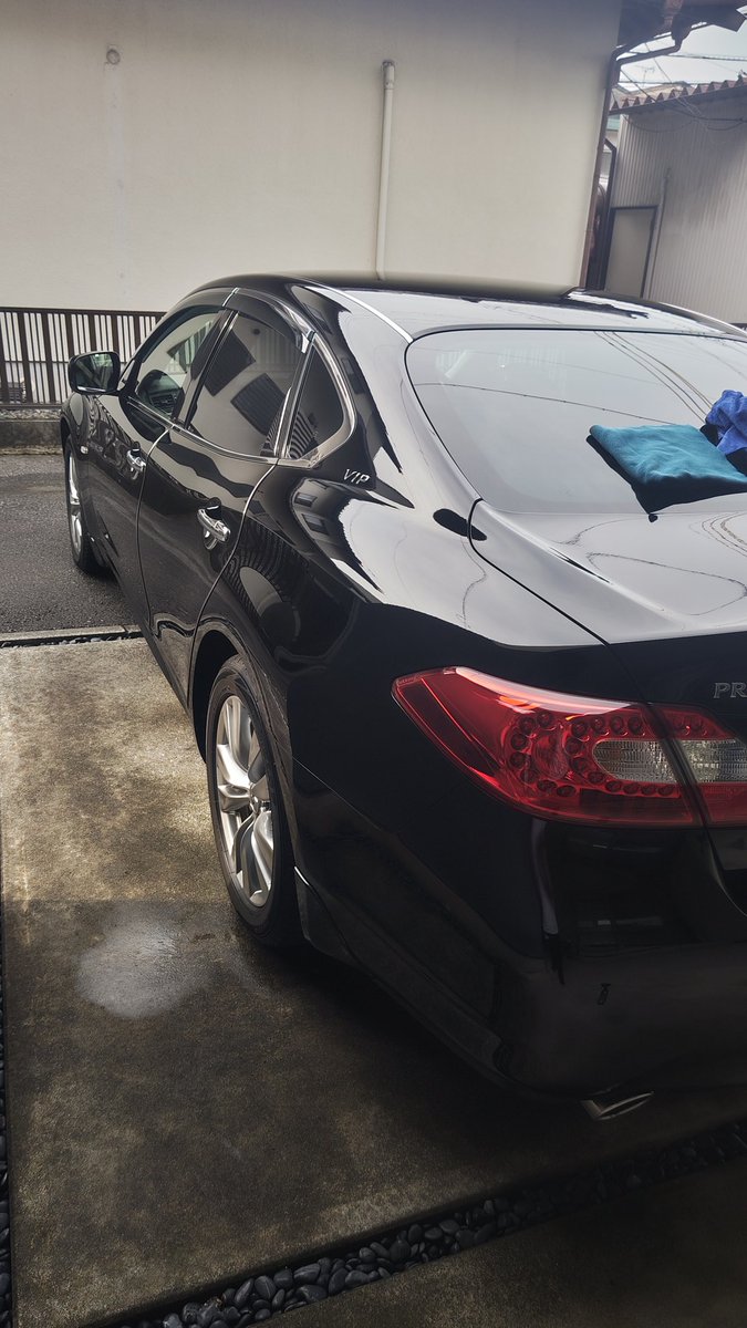 pearlmoon0092's tweet photo. 洗車&セラミックコーティング✨
しばらく雨降らない予報なので🫰🏻
黒光り✨😍😋
#洗車
#PROUDIA
#プラウディア370VIP
#三菱 #フーガ #フーガOEM
#Y51 https://t.co/TVviTC5B3H