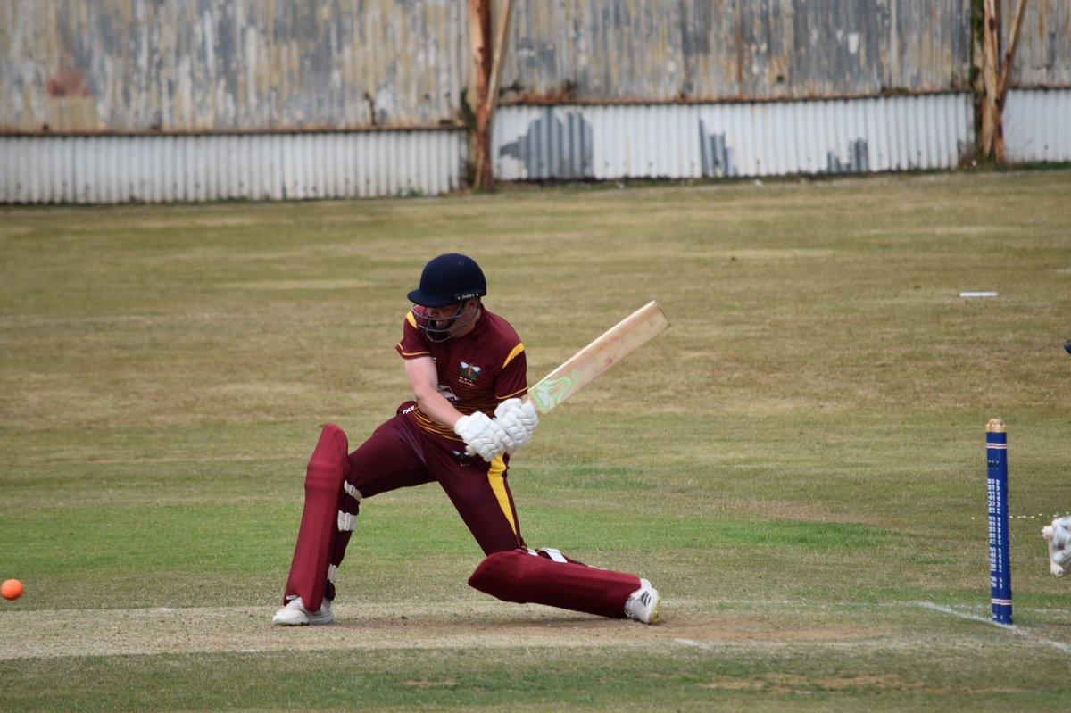 Bridavid10's tweet photo. @BFSteelCC batsmen in fine form today earning a much needed home victory against Aberdare. 🏏👏👏 https://t.co/fP4TBd4myT