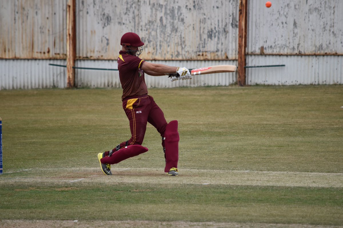 Bridavid10's tweet photo. @BFSteelCC batsmen in fine form today earning a much needed home victory against Aberdare. 🏏👏👏 https://t.co/fP4TBd4myT