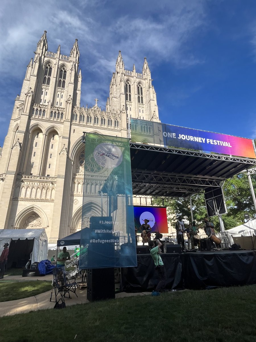 1journeyfest's tweet photo. Closing out the show is Cheick Hamala and the Griot Street Band🎸 Thank you to everyone who attended the @1journeyfest for an amazing day😄 #onejourney #RefugeesWelcome #manypaths #festival #dc https://t.co/kmQRbX86Te