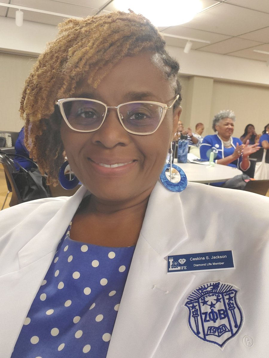 Chapter meeting selfie
Last meeting of 2022-2023 year
#KappaZeta
#GreaterDallasZetas #KZForeverFiner 
#westtxzetas @ZPHIBKAPPAZETA 
@ms_ceskina95