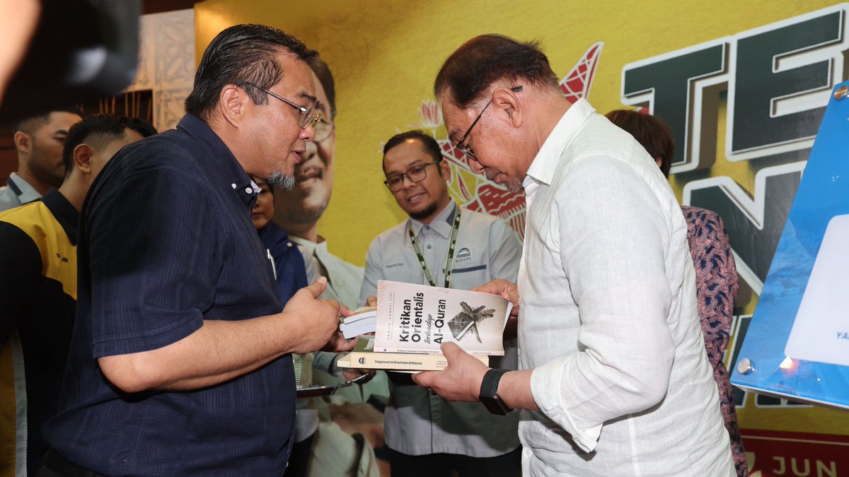USIM amat bertuah apabila dikunjungi YAB Perdana Menteri, Dato’ Seri Anwar Ibrahim <a href="/anwaribrahim/">Anwar Ibrahim</a> dalam program Temu Anwar Negeri Sembilan yang dihadiri lebih 3,000 warga USIM dan masyarakat sekitar. 

#MalaysiaMADANI 
#USIM