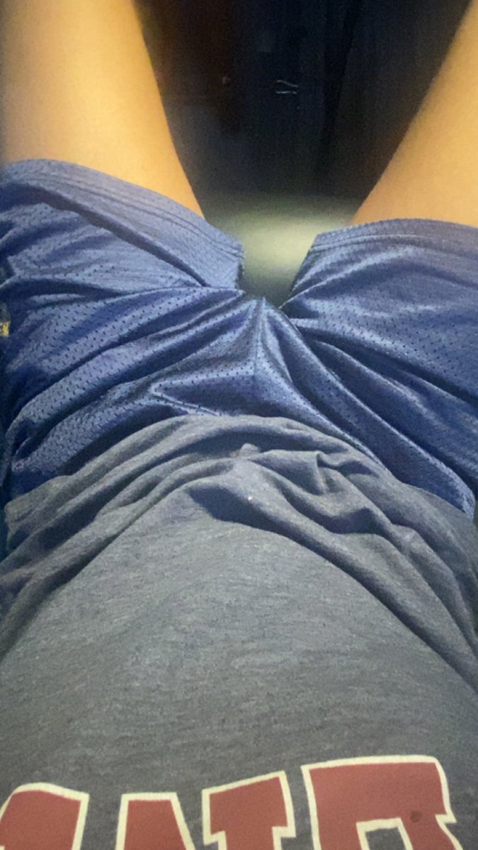 syrenin's tweet photo. pull these off me #bbc #bulge #str8 #gay19 #bi https://t.co/leYxbU6H1M