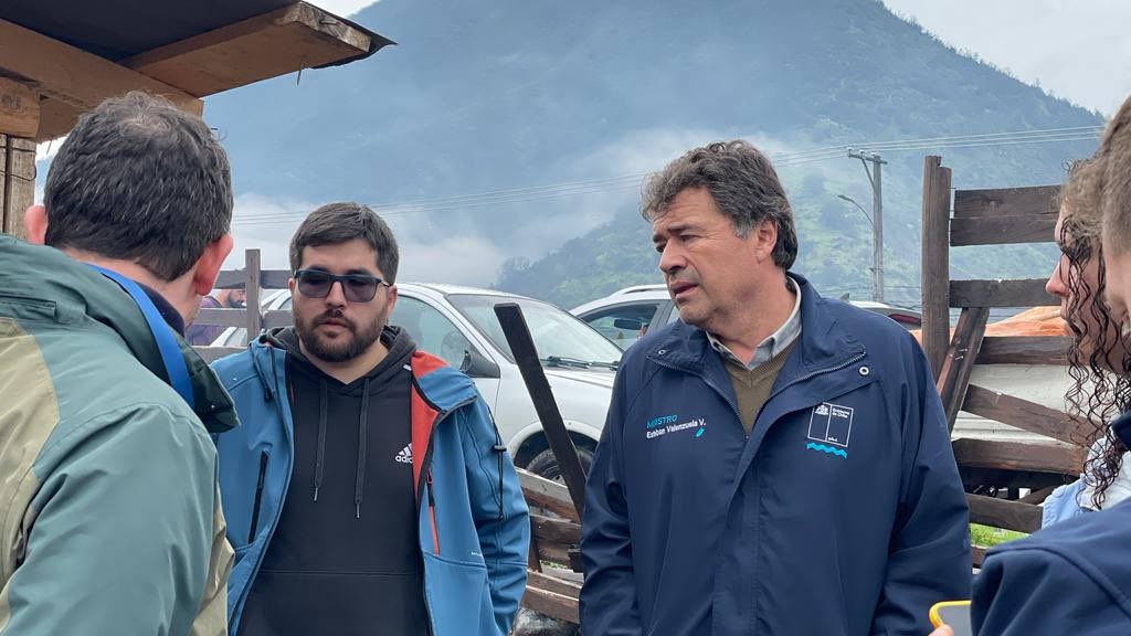 Ministro <a href="/tvalenzuelavt/">Esteban Valenzuela Van Treek</a> recorrió distintos sectores de la comuna de Coltauco para monitorear el estado de las inundaciones por el desborde del Río Cachapoal en algunos sectores, luego de las las lluvias que han afectado a la zona centro sur del país.