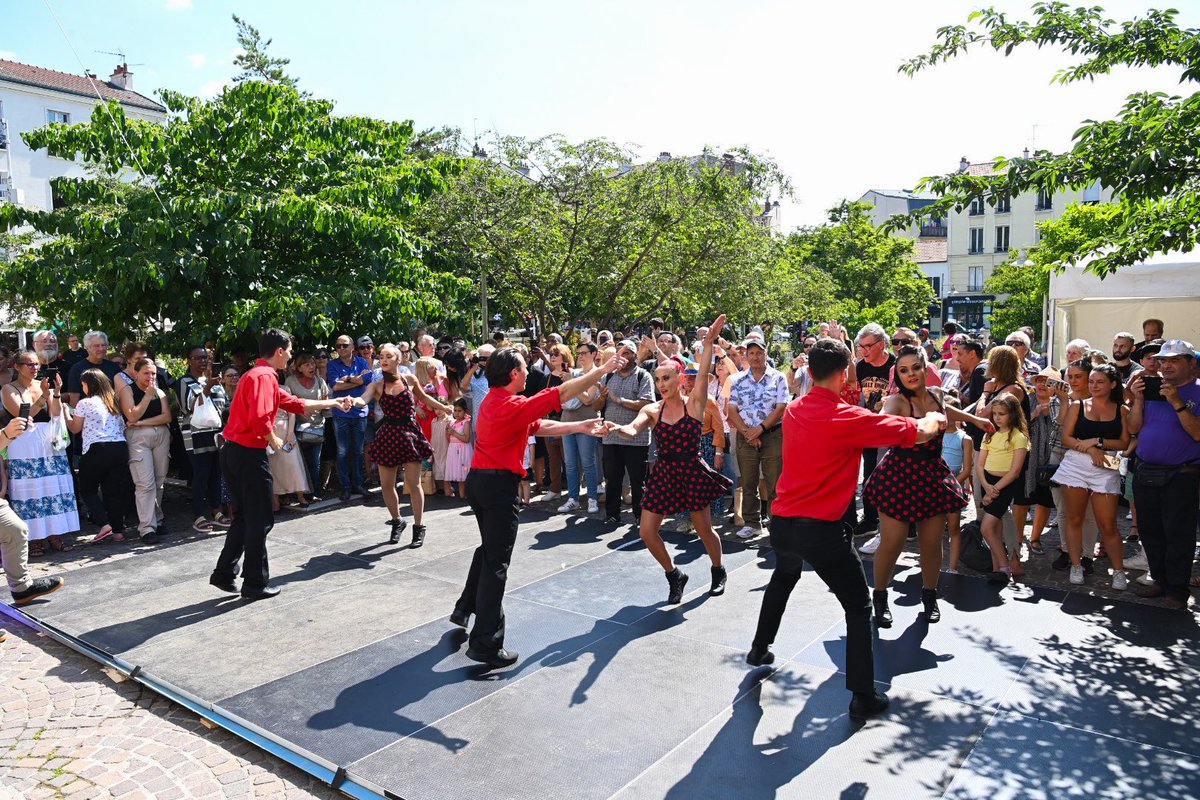 luccarvounas's tweet photo. .@Alfortville_94 fête ses 138 ans durant tout le week-end avec une programmation festive et familiale pour ses « Happy Days ». Les #Forbans ont enflammé la scène avec cet après-midi rock, qui a réuni de nombreux Alfortvillais.e.s, pour partager ce moment convivial tous ensemble. https://t.co/Pi4XH151aZ